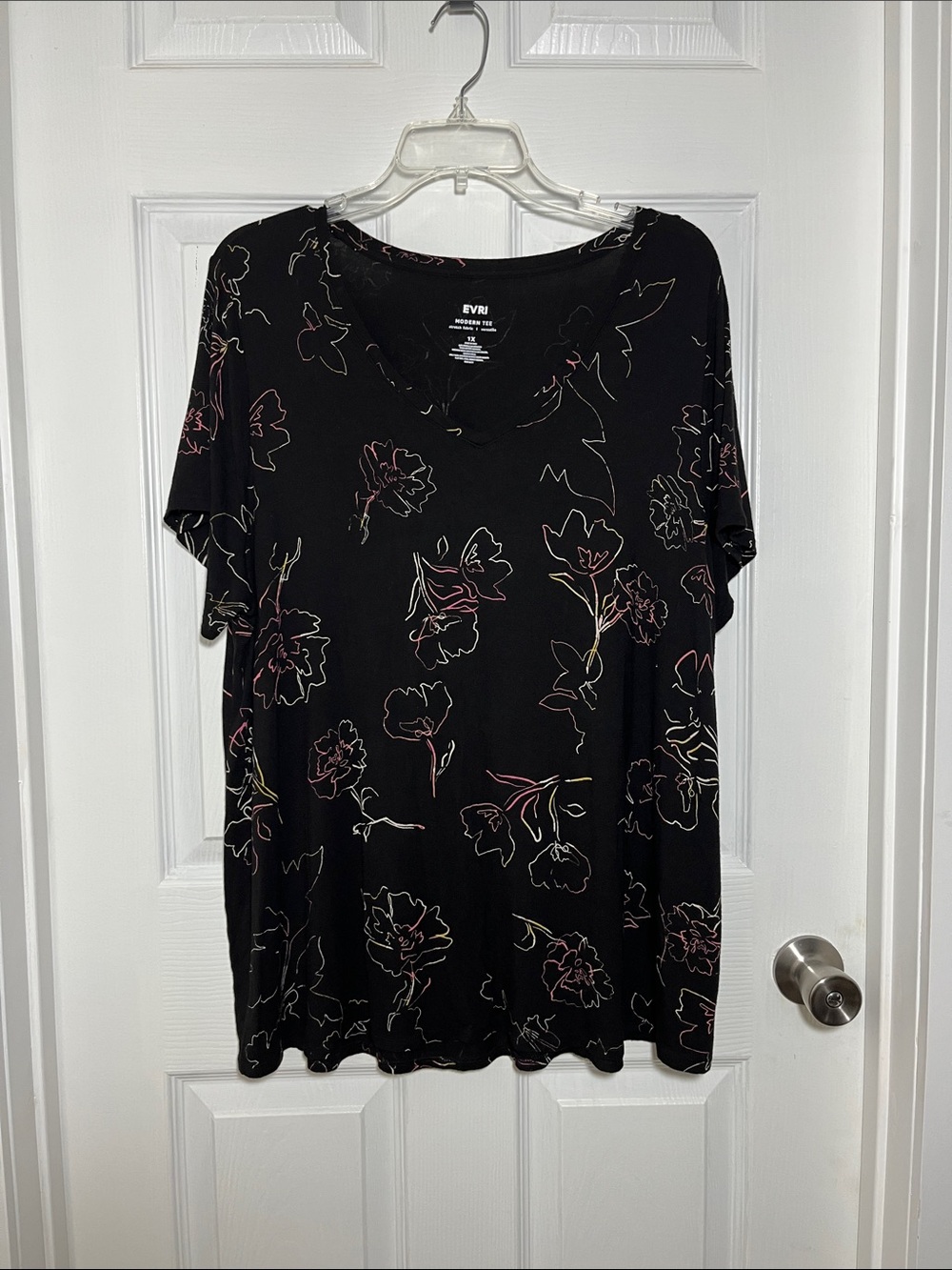 EVRI Black Short Sleeve V-Neck Top with Delicate Floral Outline